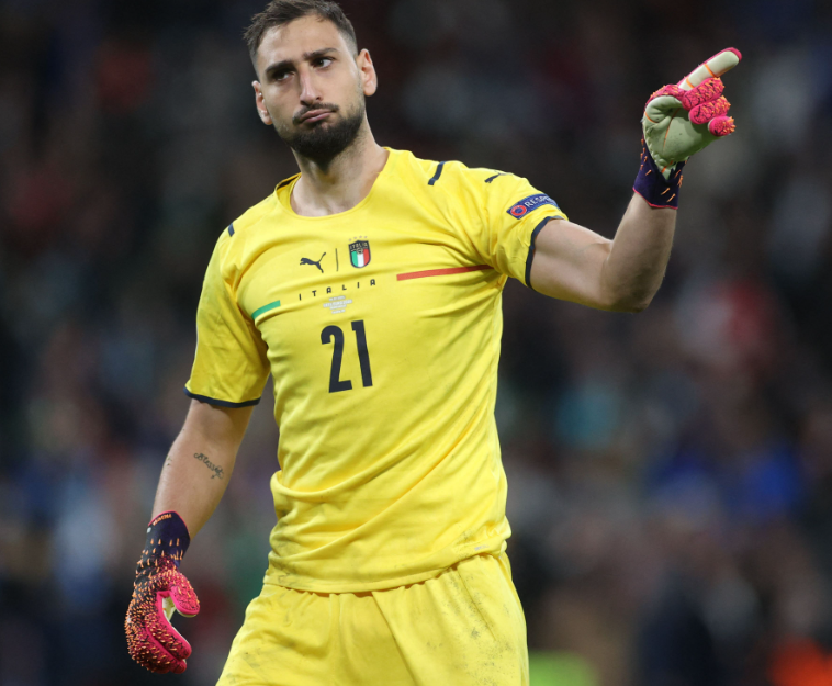 多纳鲁马：足球征程中的荣耀、挑战与成长