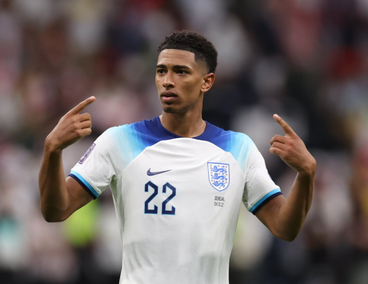 西甲第17轮塞维利亚负于皇马，球员互动尽显赛场情谊